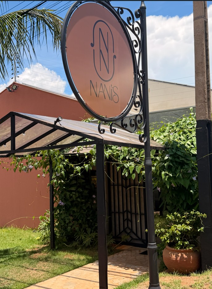 Fachada da Nanis Doce
